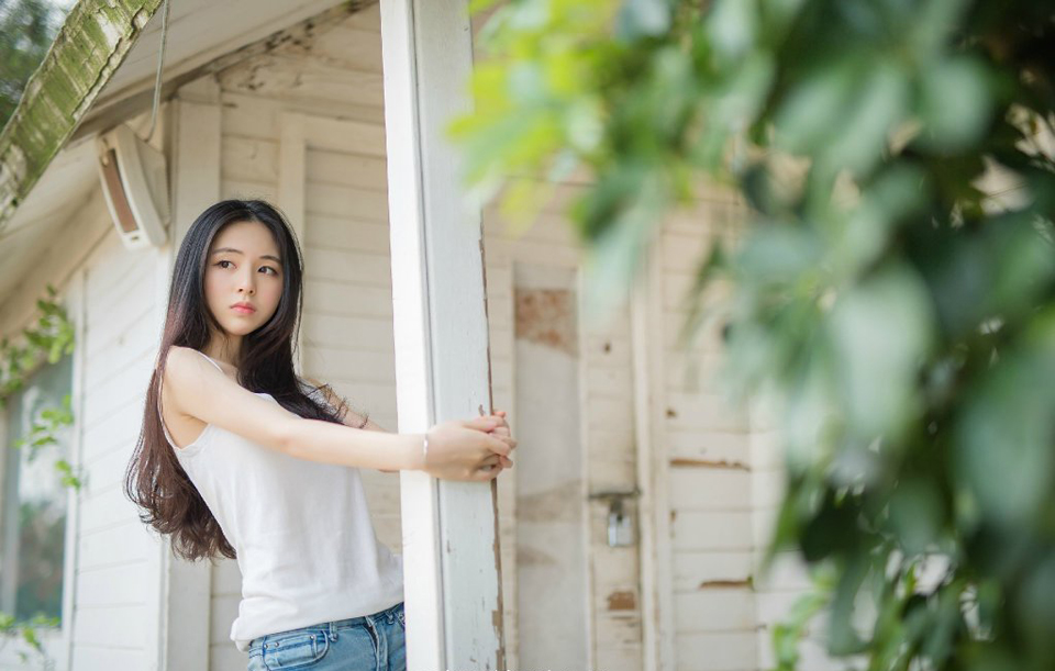 一个家庭没有书，就好像一间房子没有窗户。